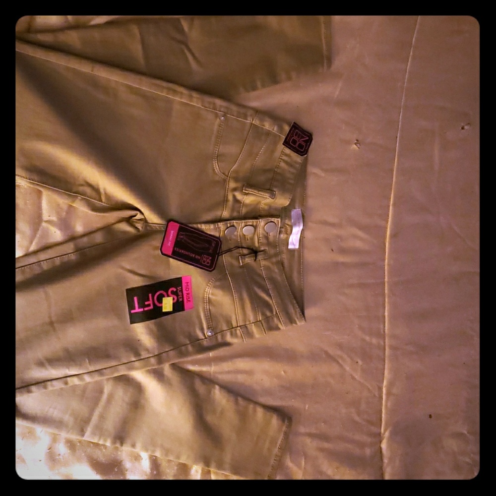 Khaki/tan skinny jeans